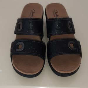 Clark's sandals. Black size 9